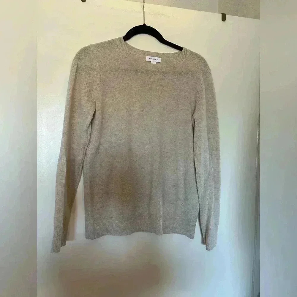Nordstrom 100% Cashmere Crewneck Sweater in Like New Condition